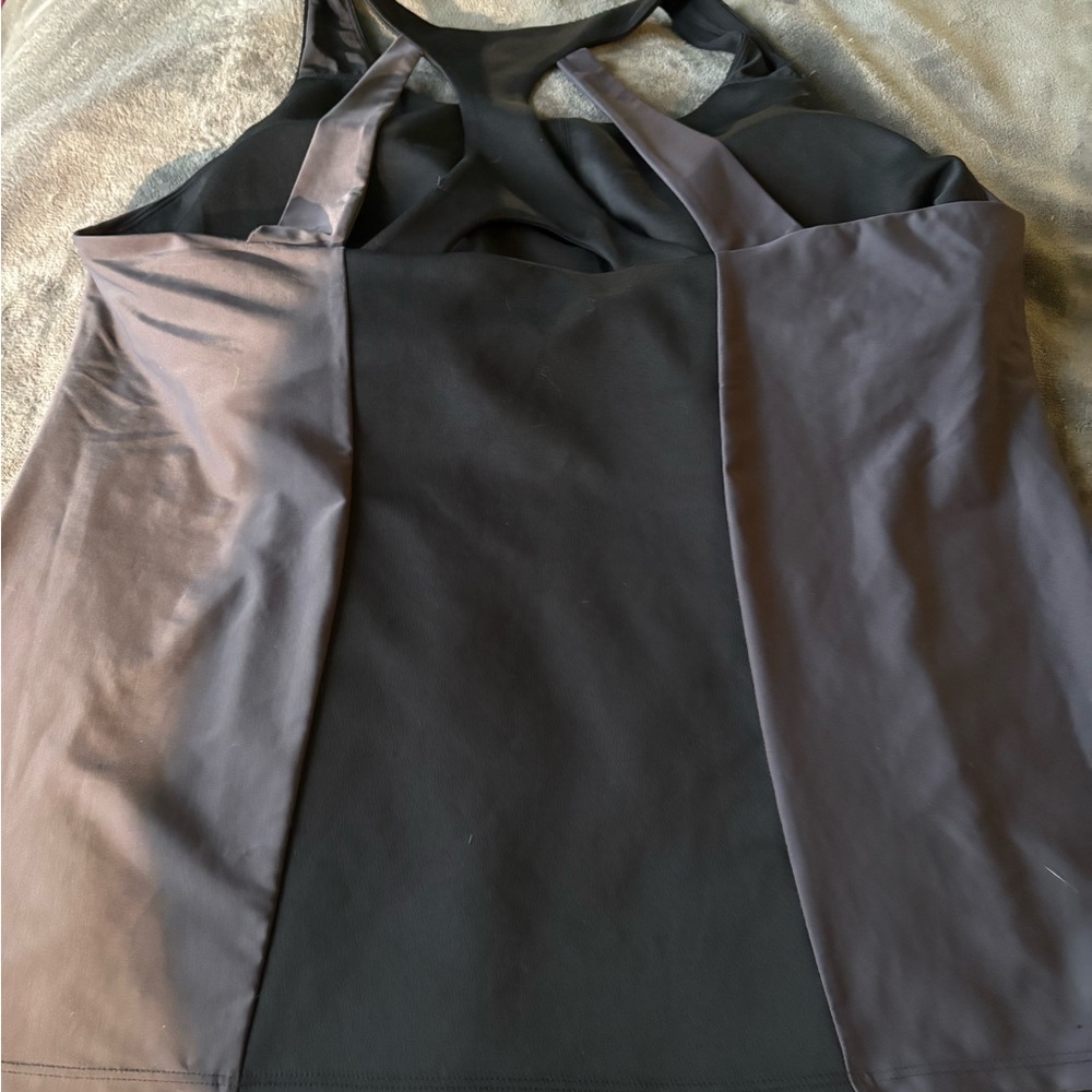 Fabletics Ladies Black/Grey Performance Tank, Removable Cups Size 2X - Picture 5 of 6